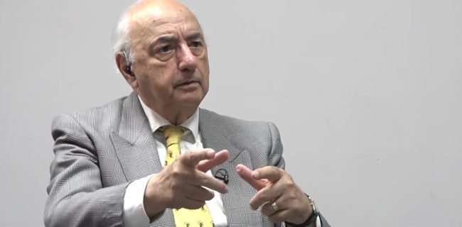 مورخ‌ها به تحلیلِ انگیزه‌ها نمی‌پردازند